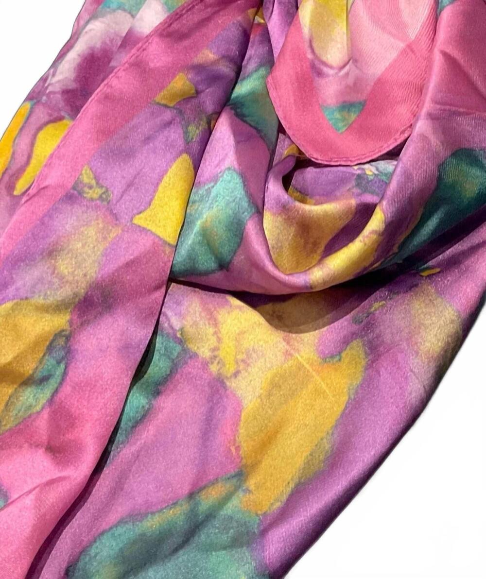 NEW HART DESIGNS women's pattern scarf in purple abstract